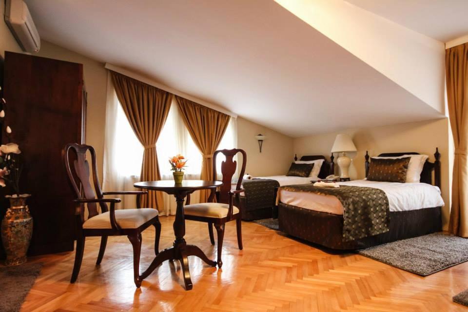 Hotel Villa Alexander Скоп'є Екстер'єр фото