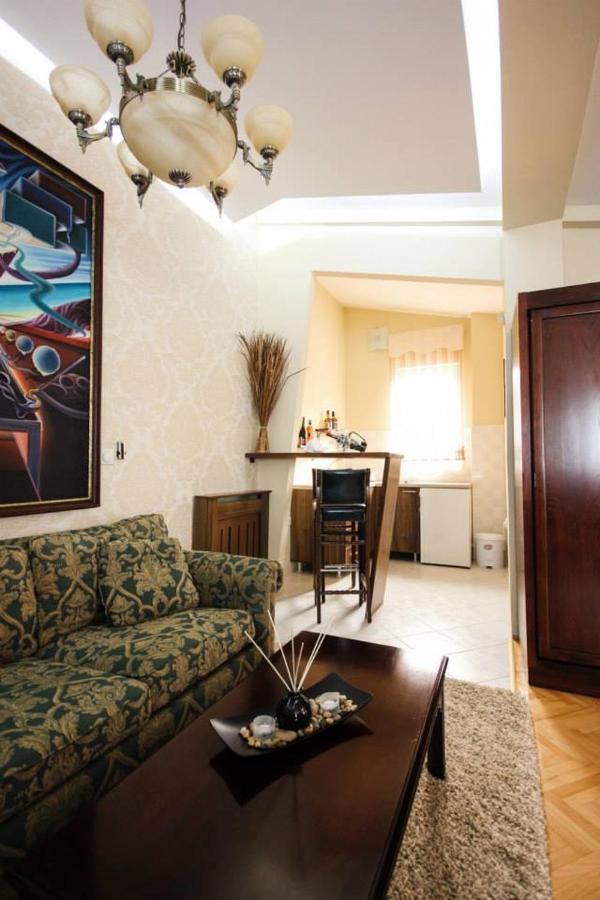 Hotel Villa Alexander Скоп'є Екстер'єр фото